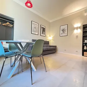 Apartment Solferino 37, Milan