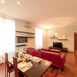 Apartment Heart Corso, Milan