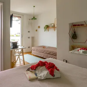 Apartment Duomo Views, Light, Jungle-inspired With Terrace, Milan
